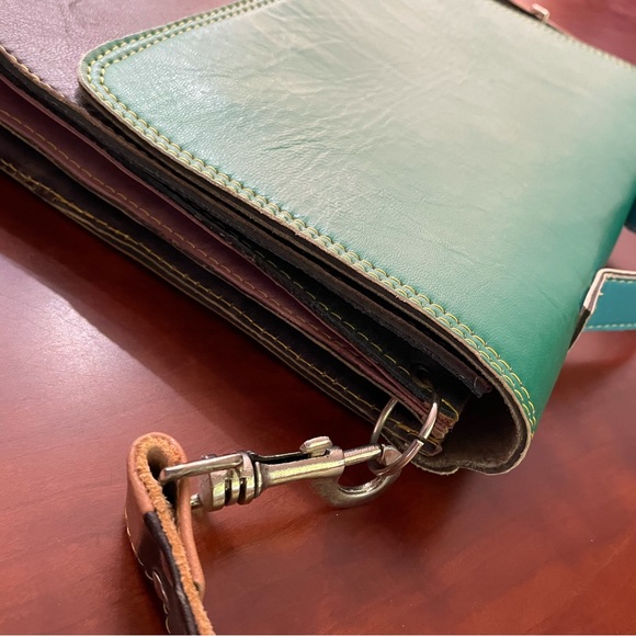 Leather color block shoulder bag with short handle and adjustable leather strap. - Picture 6 of 14